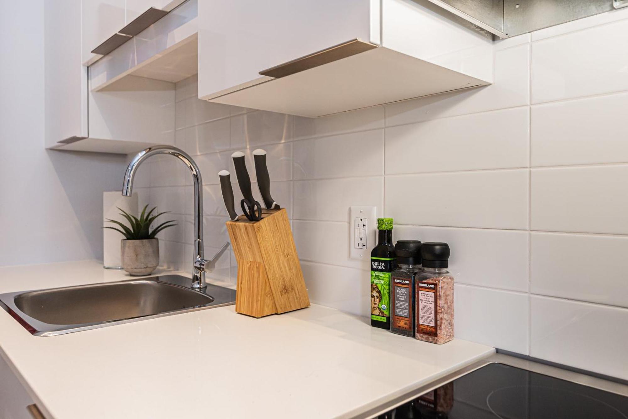 Wonderful New Studio Close To Mount Royal By Den Stays Montreal Habitación foto